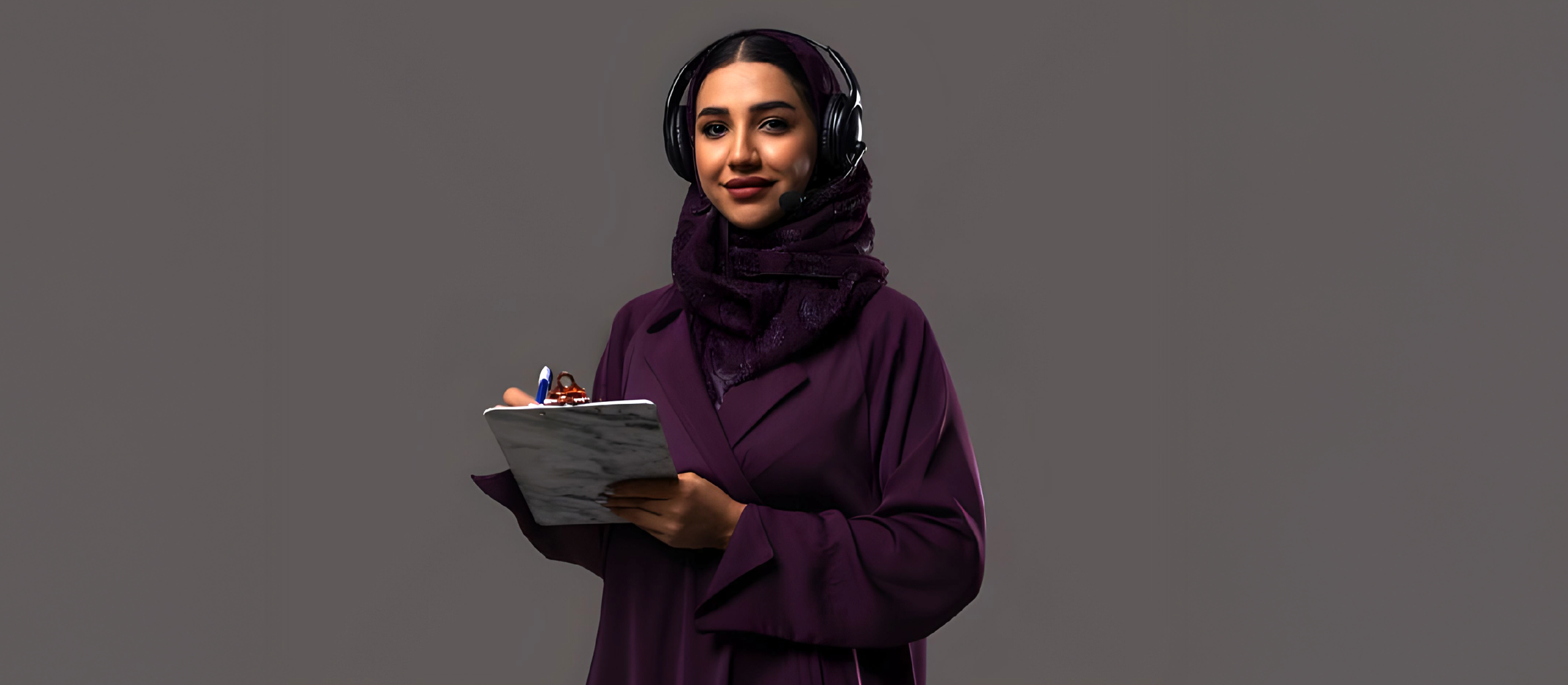 تواصل معنا لبناء قصة نجاح معاً